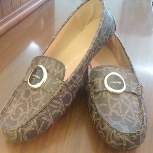 Calvin Klein Ladies 11M Leana Logo Flats